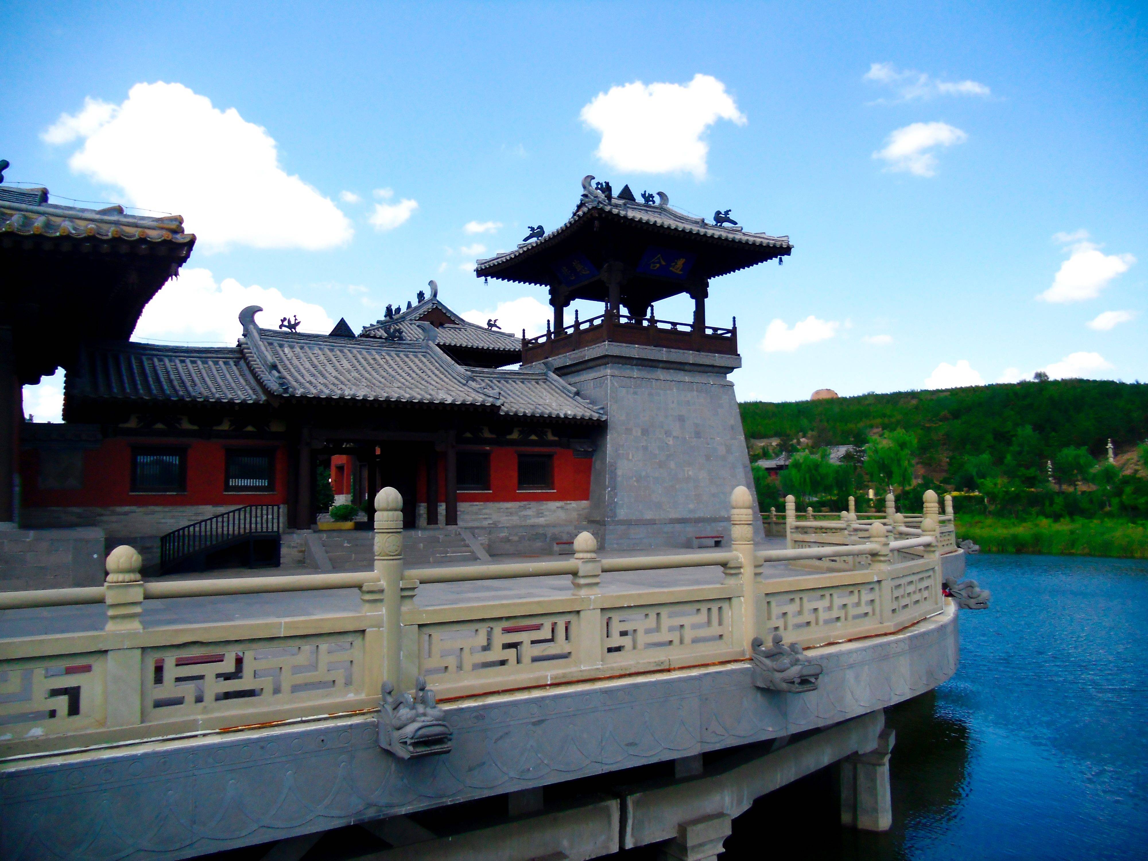 山西大同云冈石窟风光