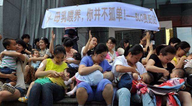 喝母乳长大,和喝奶粉长大的孩子,长大后差距明显,别不在意