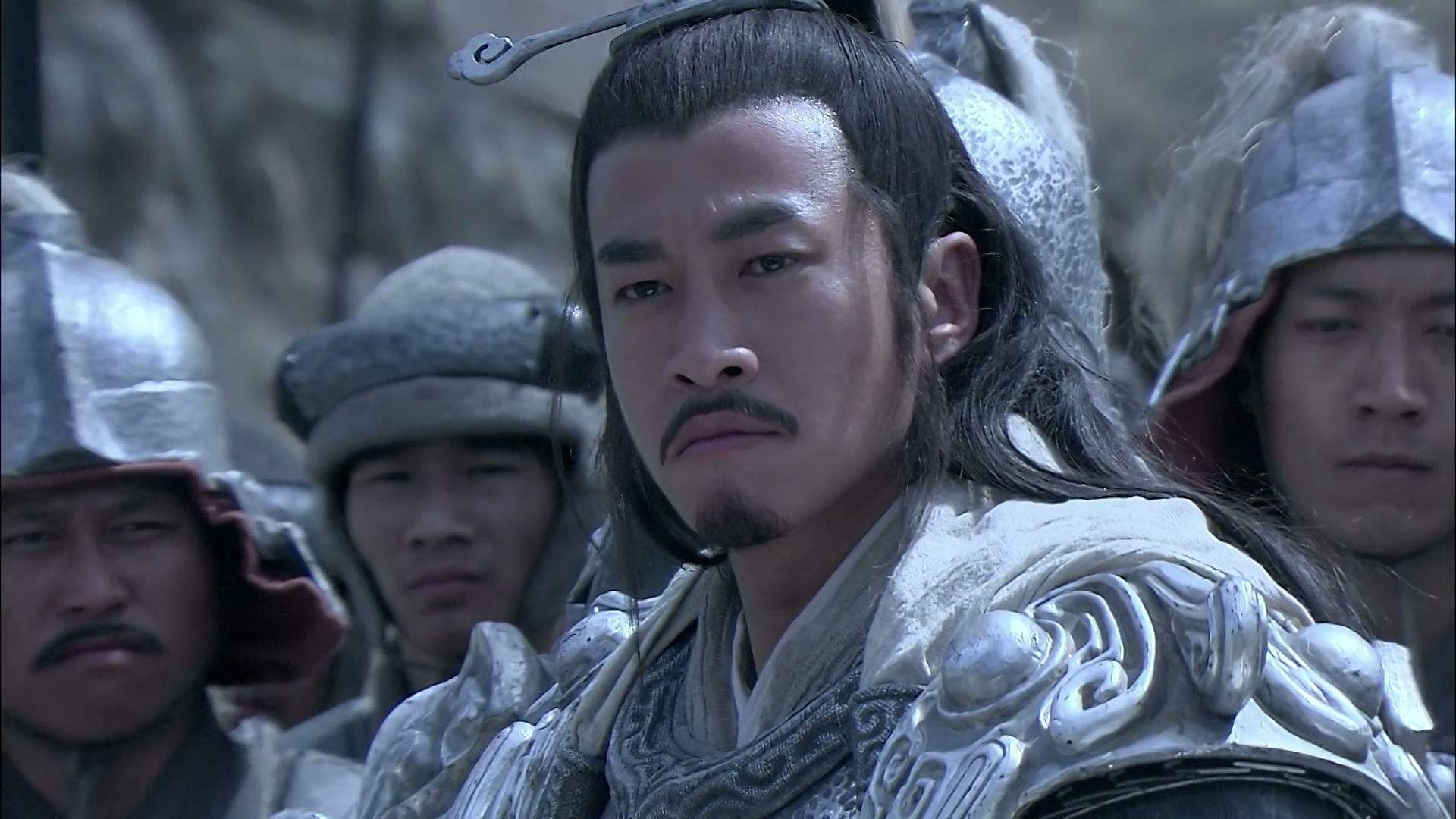 此人是名义上秦末起义军的领袖,刘邦为此人发丧,才得以打败项羽_项梁