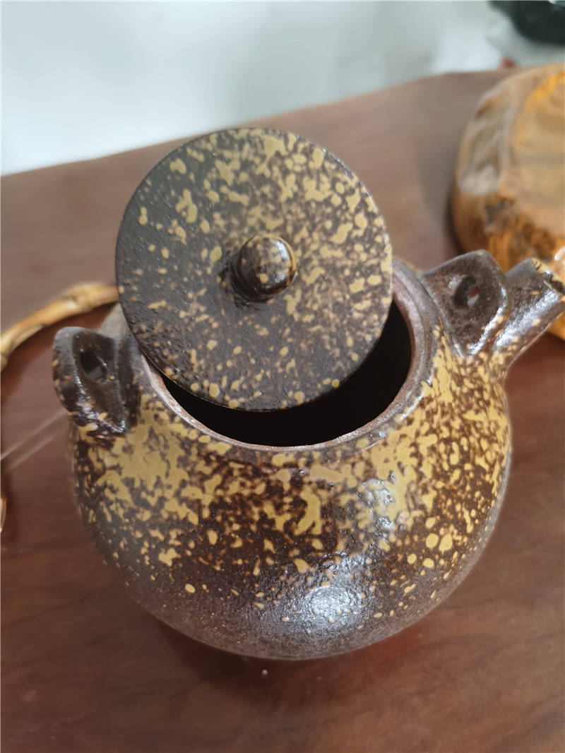 钦州揽众山坭兴陶-柴烧壶