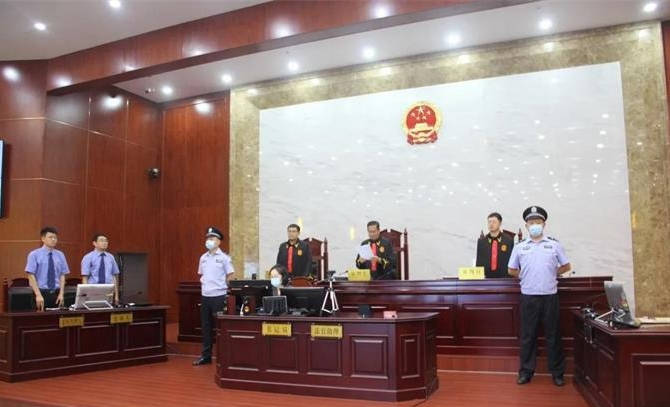 赵红(已判决)纠集于瀛寰(已判决)等人自2001年起在青岛市黄岛区武夷