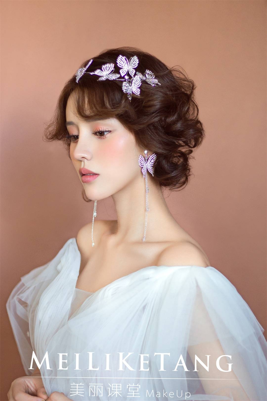 童婷美丽课堂:影楼写真拍摄新娘白纱轻熟优雅造型