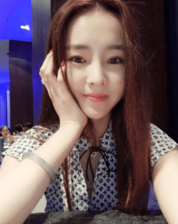 19岁走红的北体校花多次拒绝进娱乐圈今出国归来成出品人