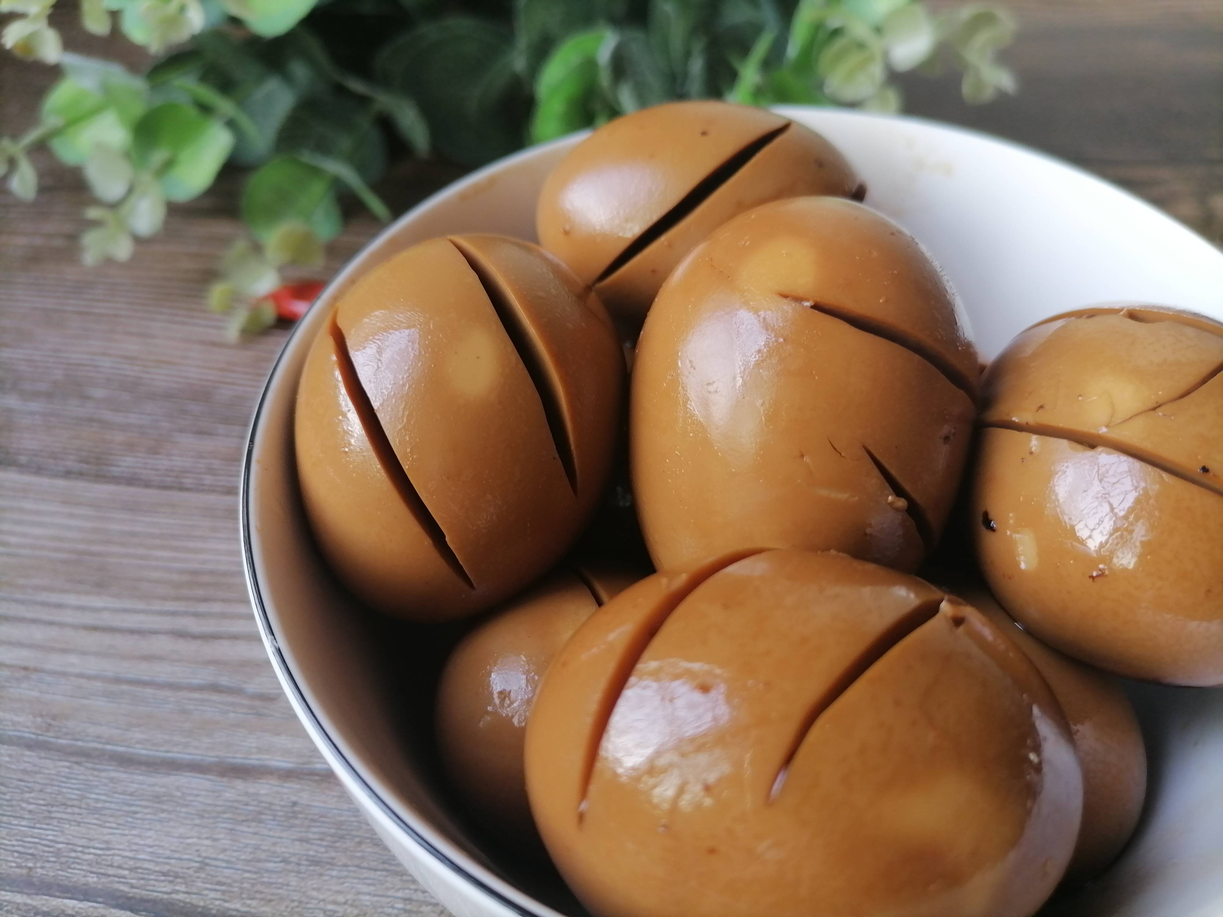 4块钱做10个卤蛋,3技巧让它颜色浓郁不发黑,香味醇厚又入味