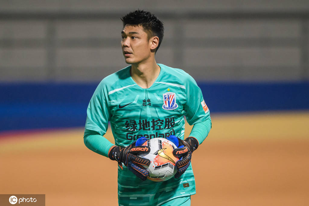 曾诚拯救申花金信煜缺支援 沙拉维解禁仍无战术定位