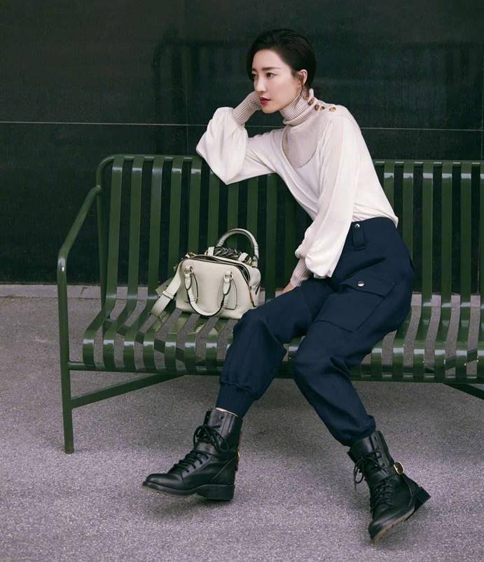 原创明星超爱的百搭马丁靴究竟如何搭配?宋妍霏,杨幂,宋茜都超爱