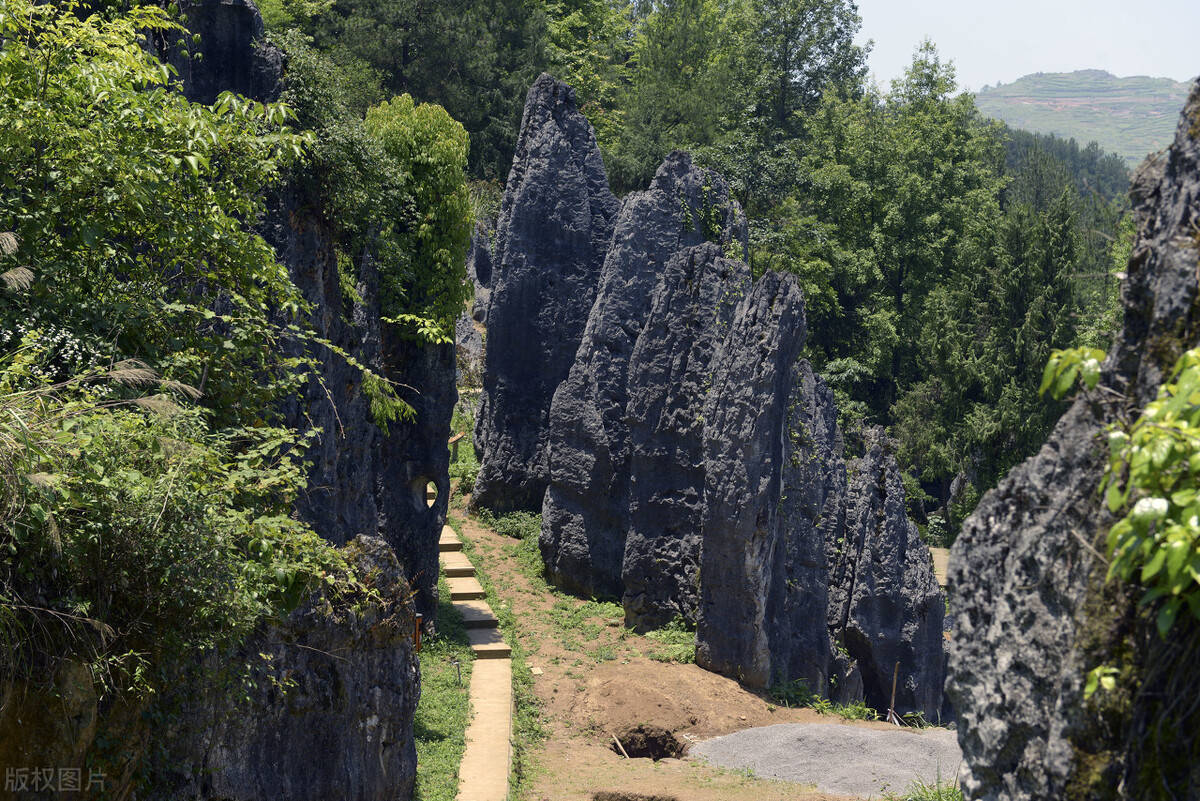 黔中独美半山半水半座城醉倒万千人
