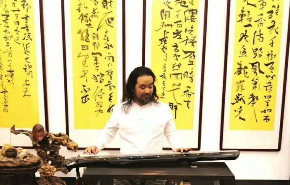 本期画语者:陈玺光 画家简介 陈玺光 男,原名陈建光 1968年6月