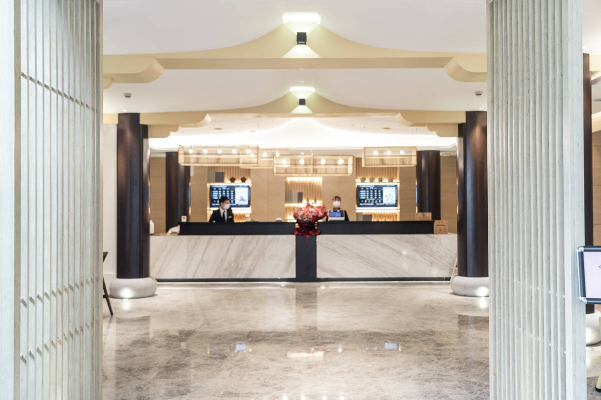 来到上海璞隐酒店的第一印象,有些不敢相信这是地处魔都繁华中心的