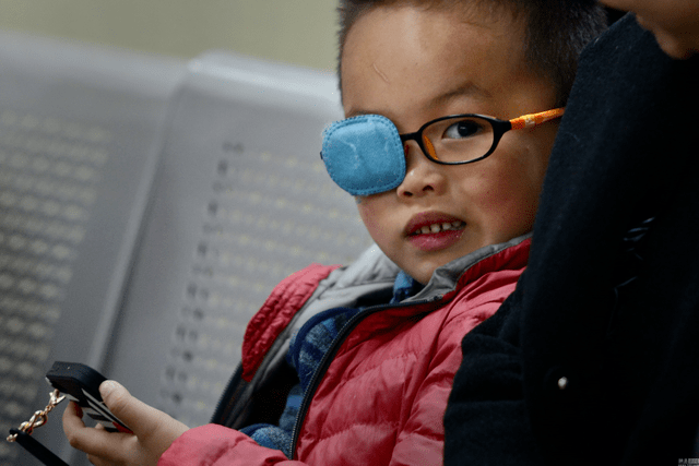 五岁男孩近视1800度,让医生很吃惊!这三个误区,家长需警惕