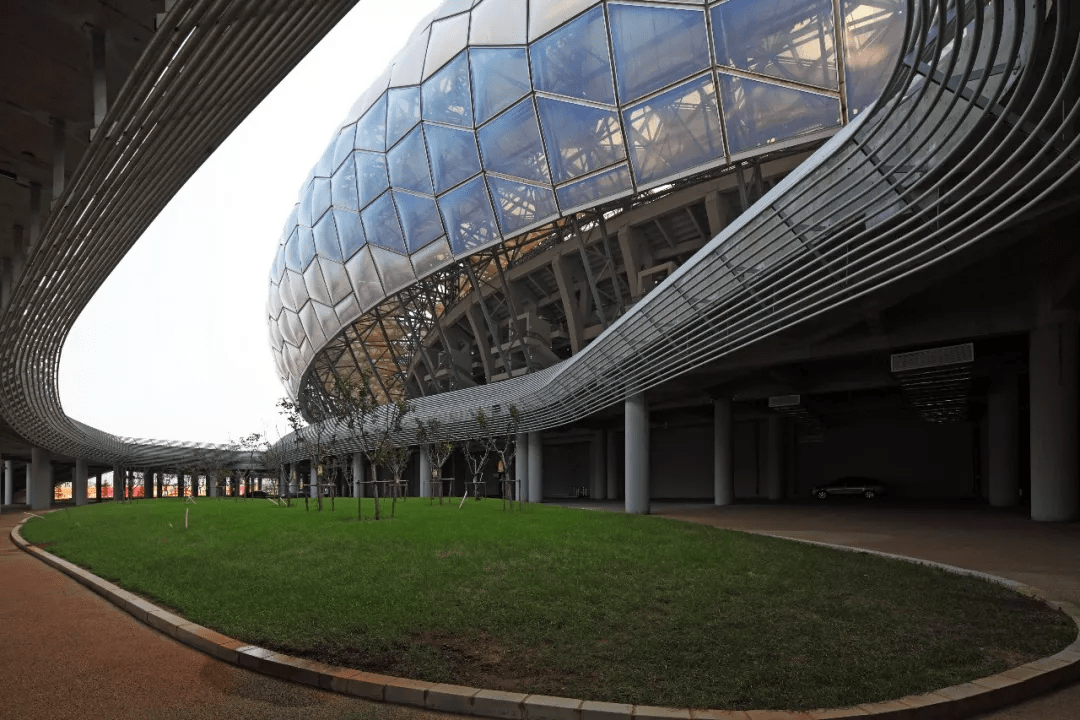 梅洪元作品 | 大连市体育中心体育场