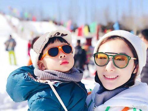 原创恭喜!刘璇宣布二胎得女,晒儿子女儿合照超幸福