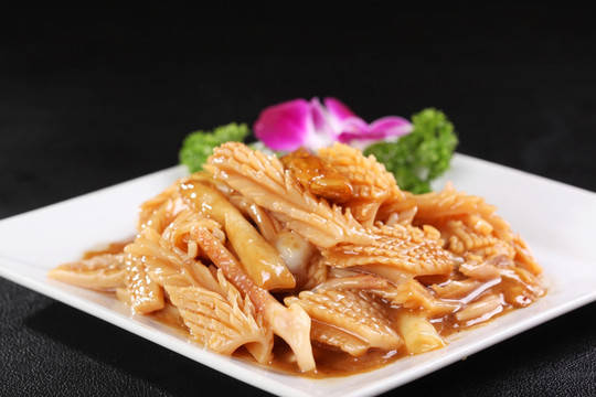 大厨教你,"葱烧鱿鱼"的家常做法,营养美味