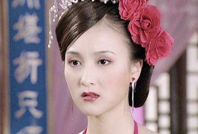 《爱情宝典》美女如云,梦萍一人分饰演两角,超美!