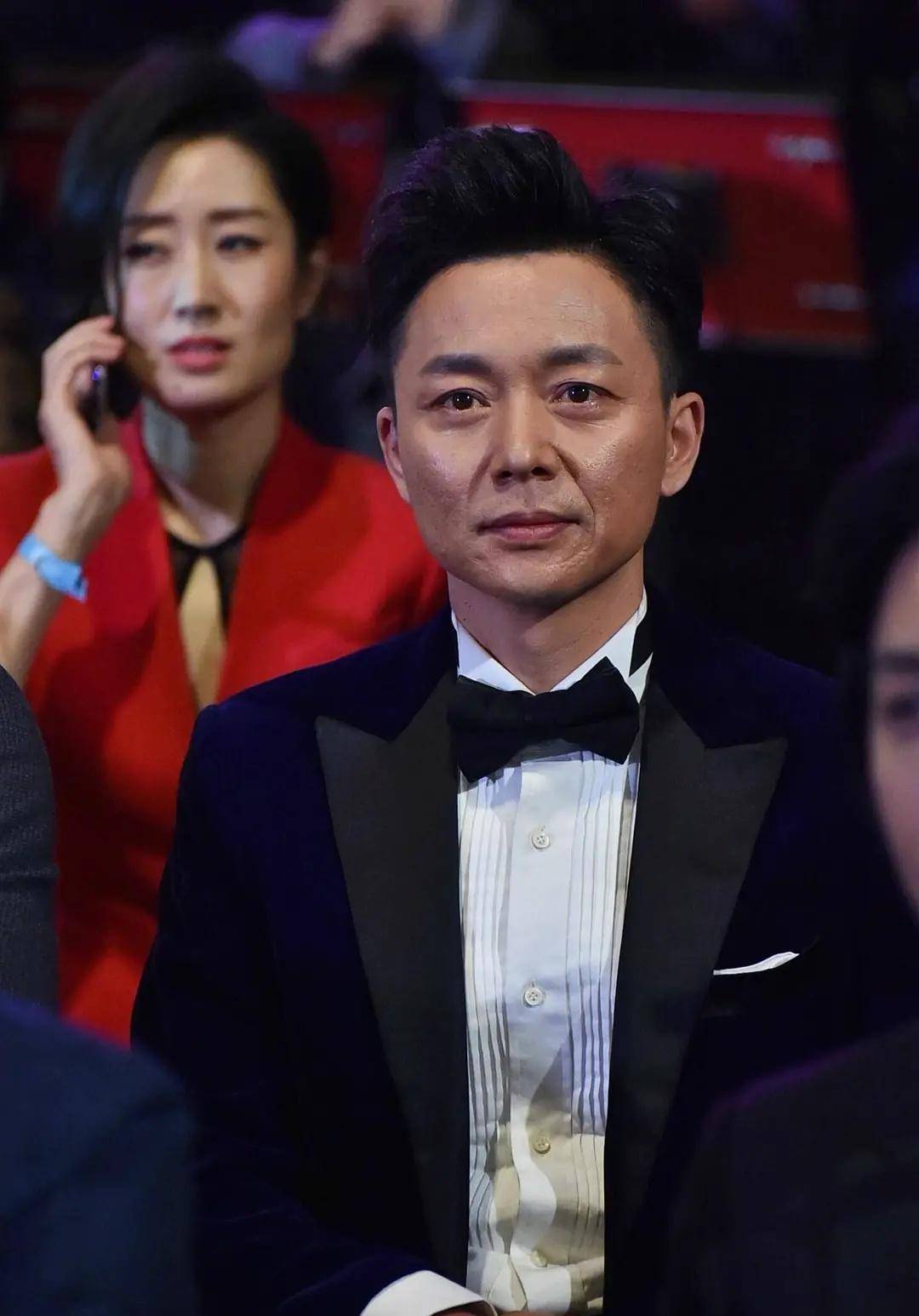 因为父母都在电影厂里工作,所以从小刘奕君就喜欢表演,一直有一个演员