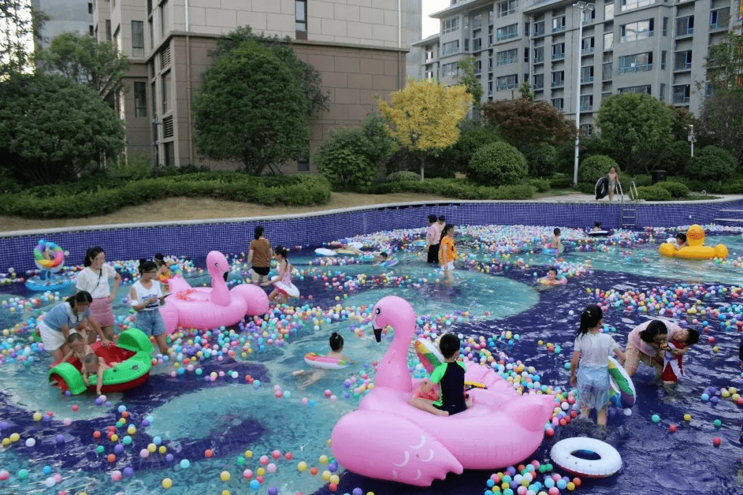 清凉泳池趴,消暑遛娃好去处