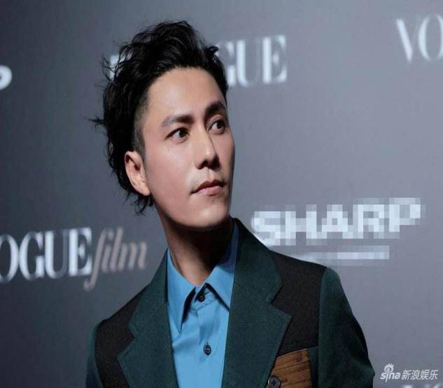 也许是演员的光环太过于耀眼,所以大家忘记了,陈坤实际上是歌手出身.