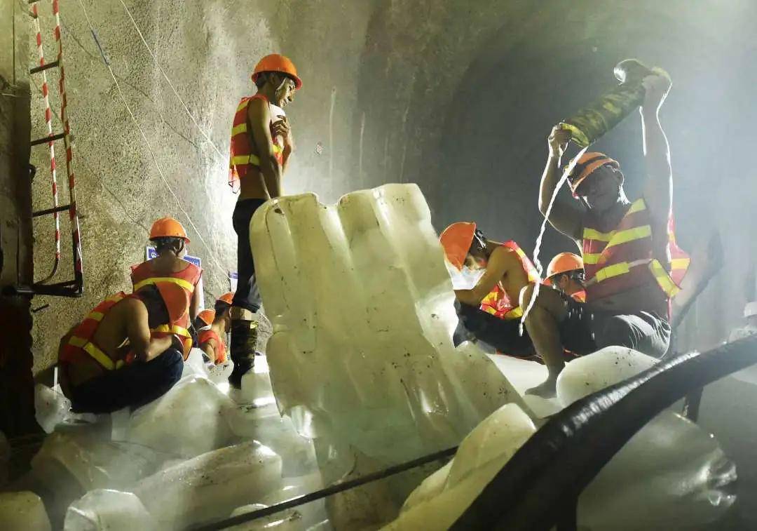 大瑞鐵路保山大柱山隧道項目及個人受表彰