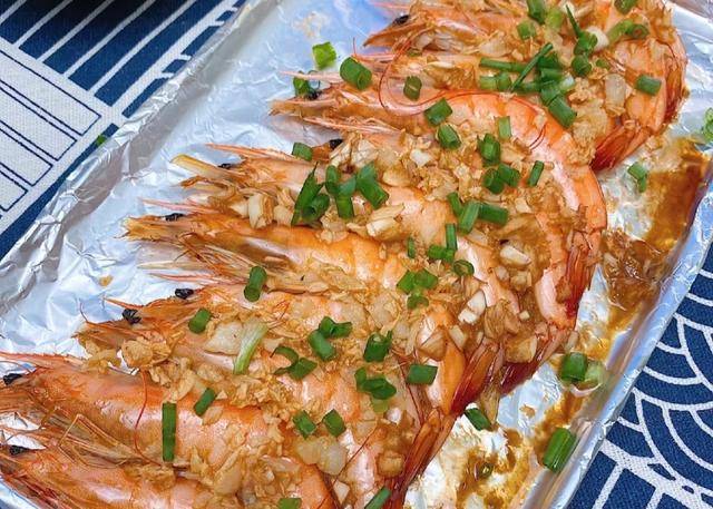 蒜蓉烤大虾,这也太下饭了,好吃到没朋友