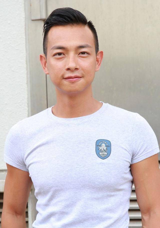 梁烈唯是一个好男人,他娶丑妻不被人看好,婚姻多年却依然恩爱