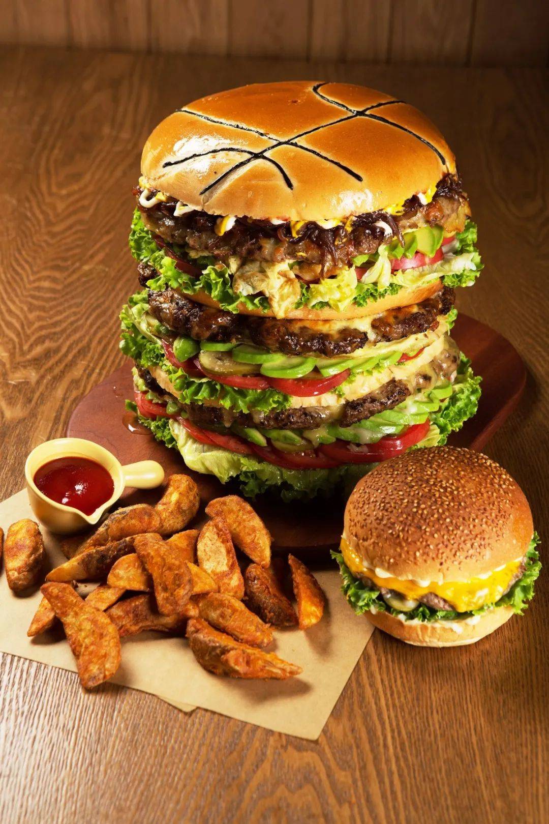 huge & hamburger夏天的晚风轻轻吹动玻璃门外的柳树枝暮色朦胧小憩