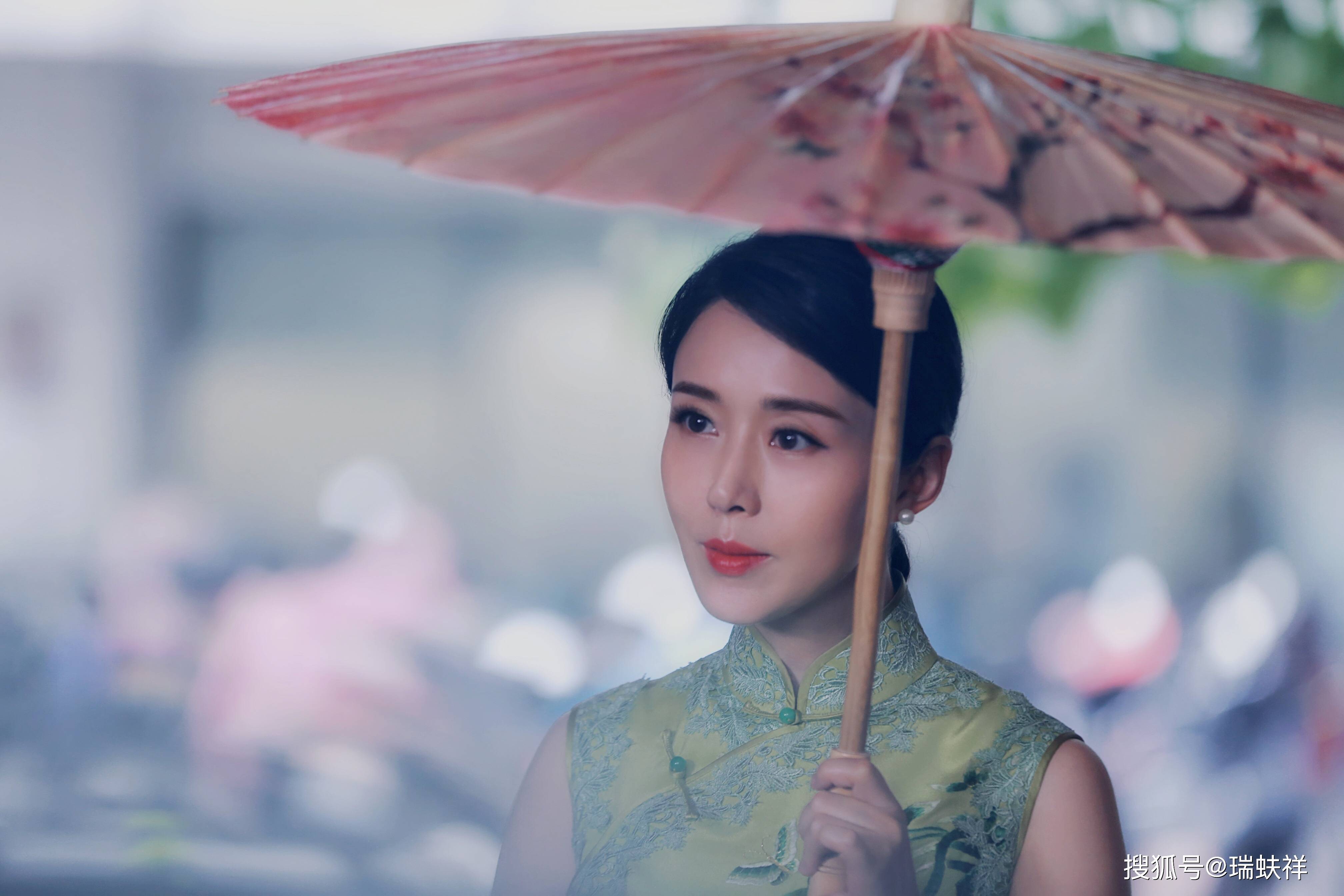 穿一袭华服去旅行