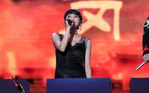 原创中国好声音总决赛争议不断选手走调明显风头全被一个人抢走