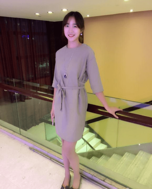 女排隐藏美女王辰玥露肩裙,颜值不输张常宁,皮肤白嫩身材好