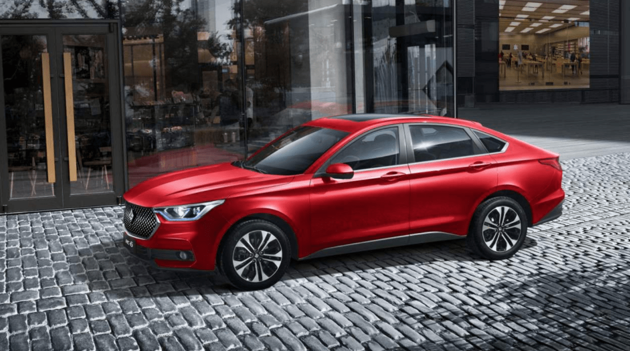 适合女生开的b级轿车新宝骏轿跑外形带智能驾驶十万拿下