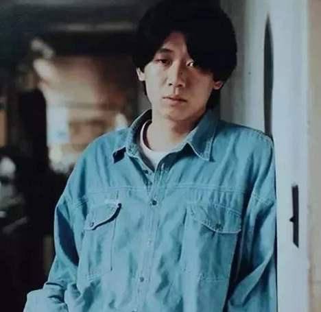 背后是高晓松,郁冬等初出茅庐又腹有诗书气自华的年轻诗人们