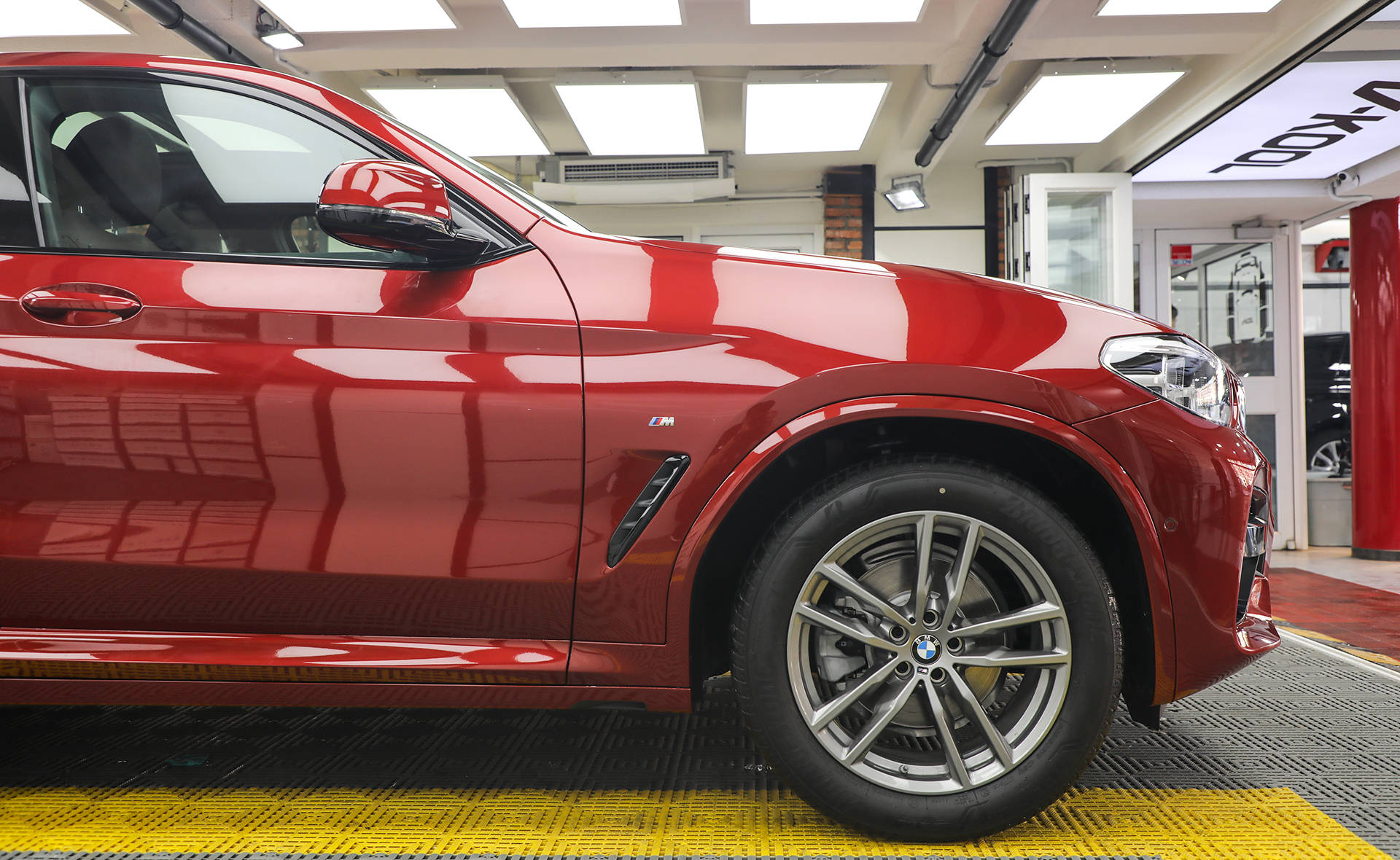 威固车衣 | 宝马x4,弗拉门科红,颜色非常好看,车漆保护起来