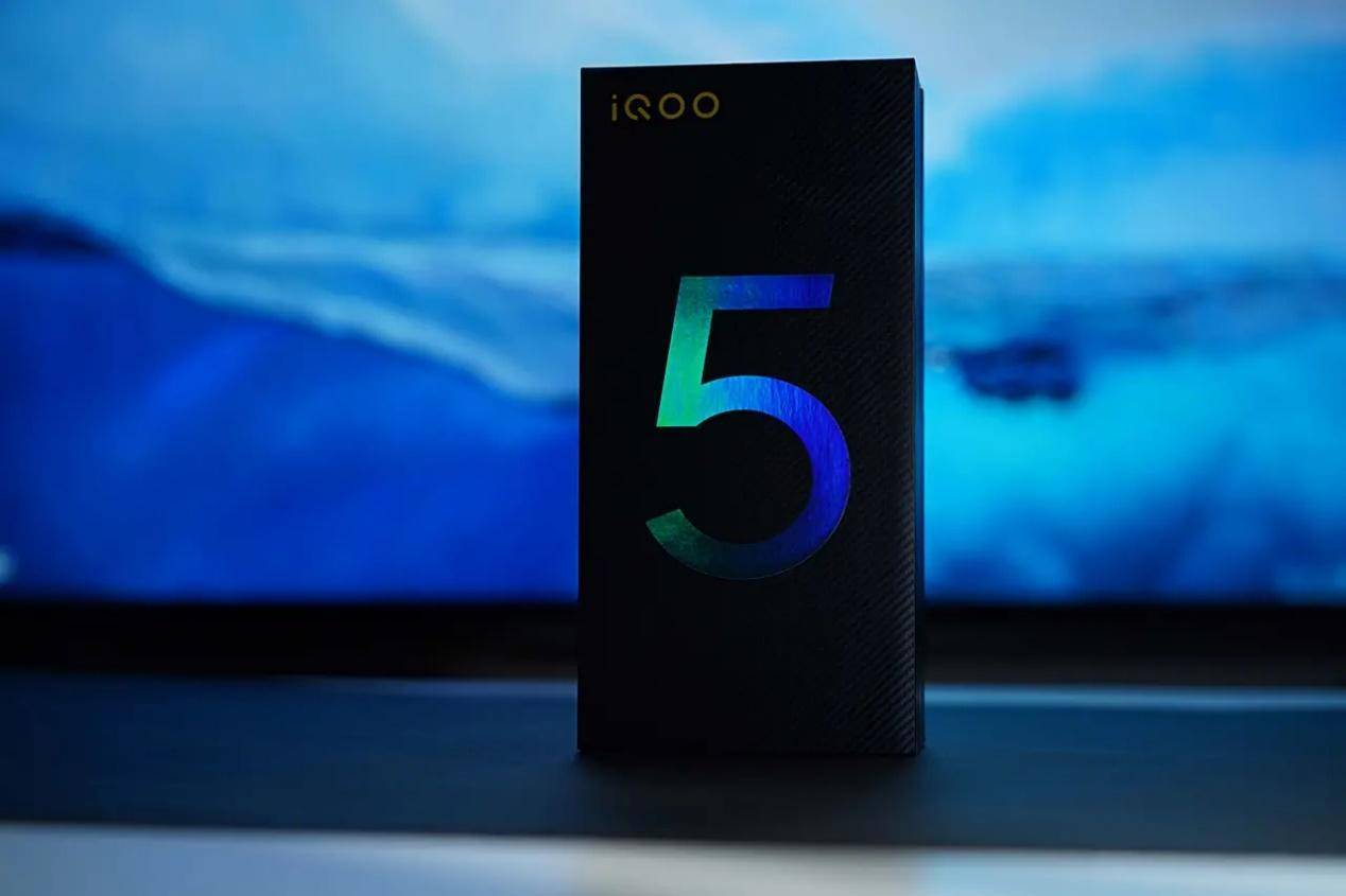 iqoo5图赏一款monsterinside的科技美学之作