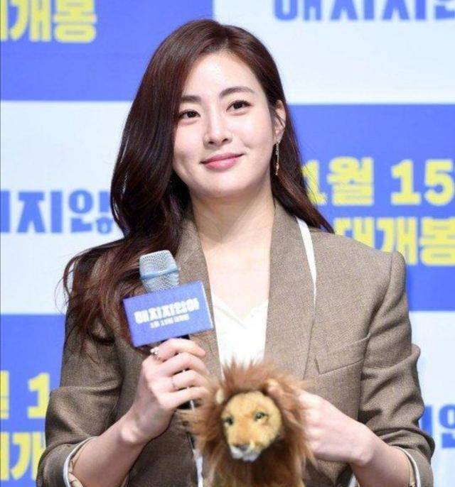 恭喜!玄彬前女友姜素拉结婚,老公是圈外人,婚礼一切从简