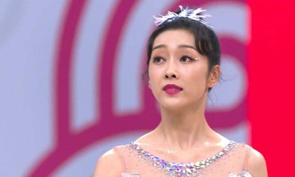 不仅有很多当红的男团和女团,在这个节目当中我们更是见到了宣璐超