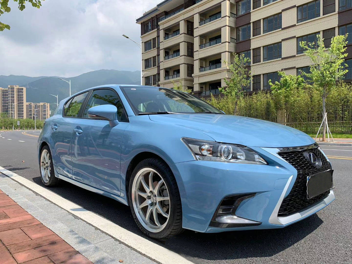 雷克萨斯改色瓷器蓝,颜值倍增让你值回20w!