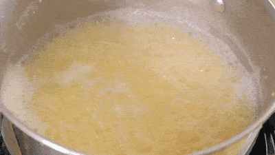 熬小米粥直接加水下锅是大错特错的多加这2步米油多又香浓