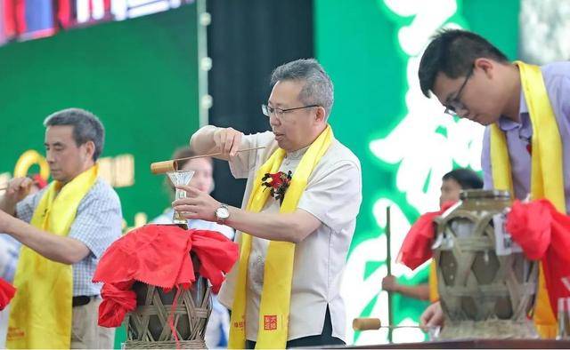 沈才洪中国酿酒大师图片