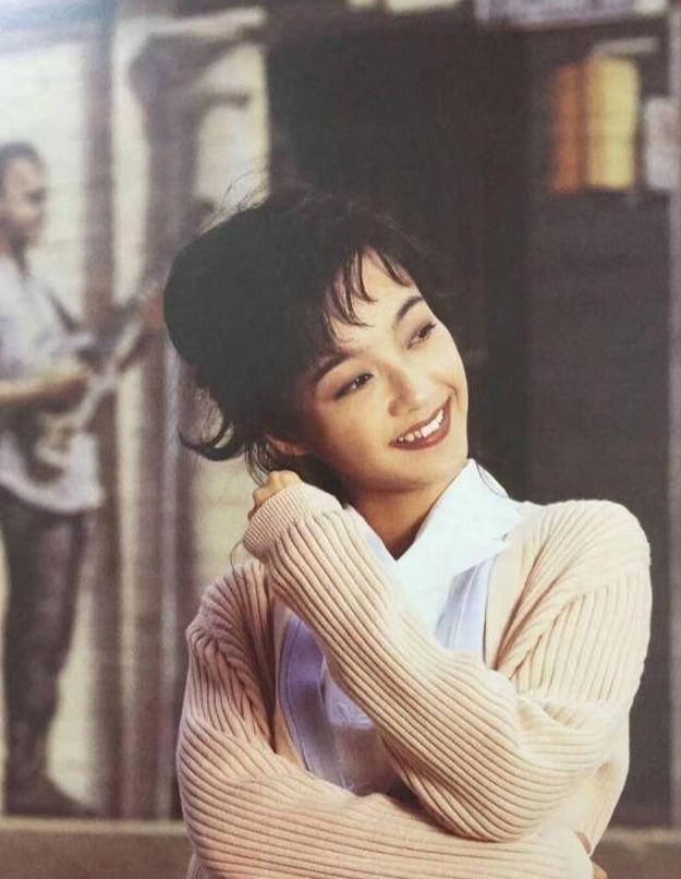 她是粤语情歌皇后3段感情全失败患焦虑症撞墙55岁仍单身