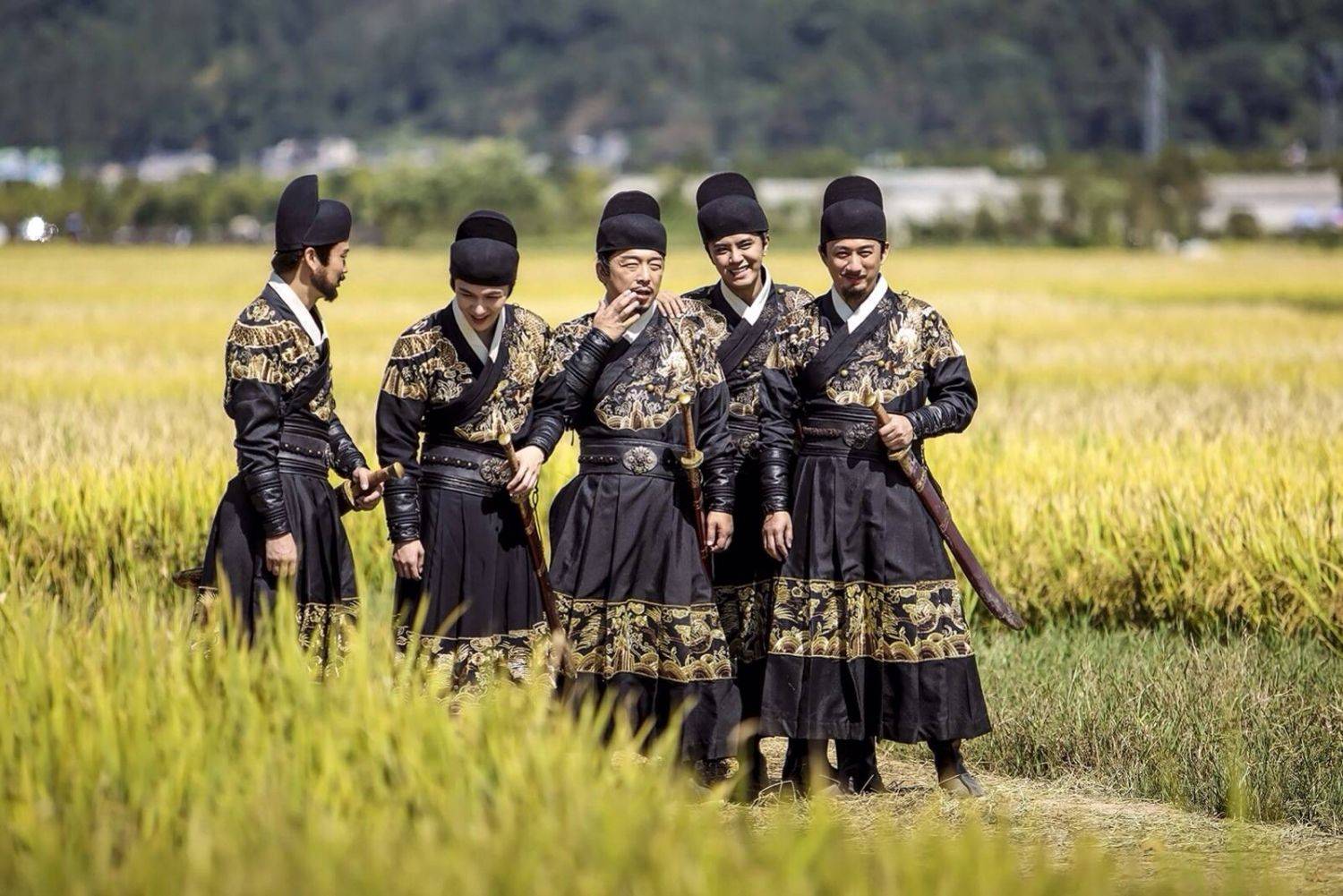 原创德云斗笑社官宣定档郭德纲回应乘风破浪的姐姐赛制模式