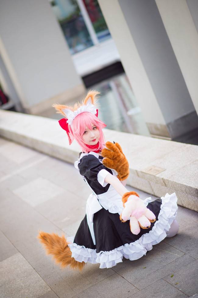 cos:女仆装玉藻前,可爱的爪爪在向你招手