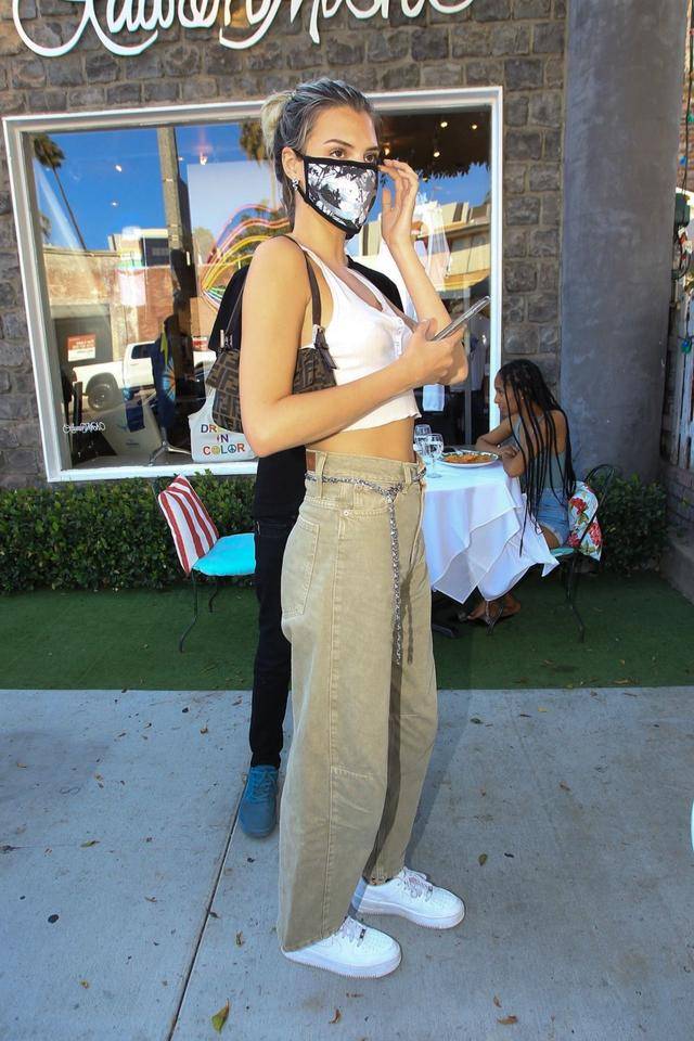 女星安德鲁·塔格特现身西好莱坞,她的魅力不简单_taggart