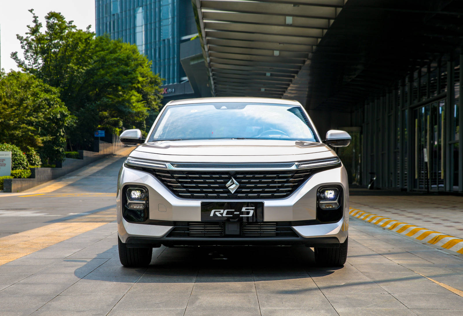 98万,五菱款大溜背轿车,新宝骏尽然要走性价比?