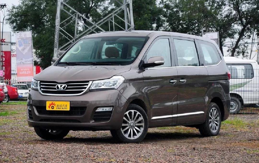 在2015年上市mpv华颂7,对标gl8,号称耗时3年半,研发经费超26亿打造.