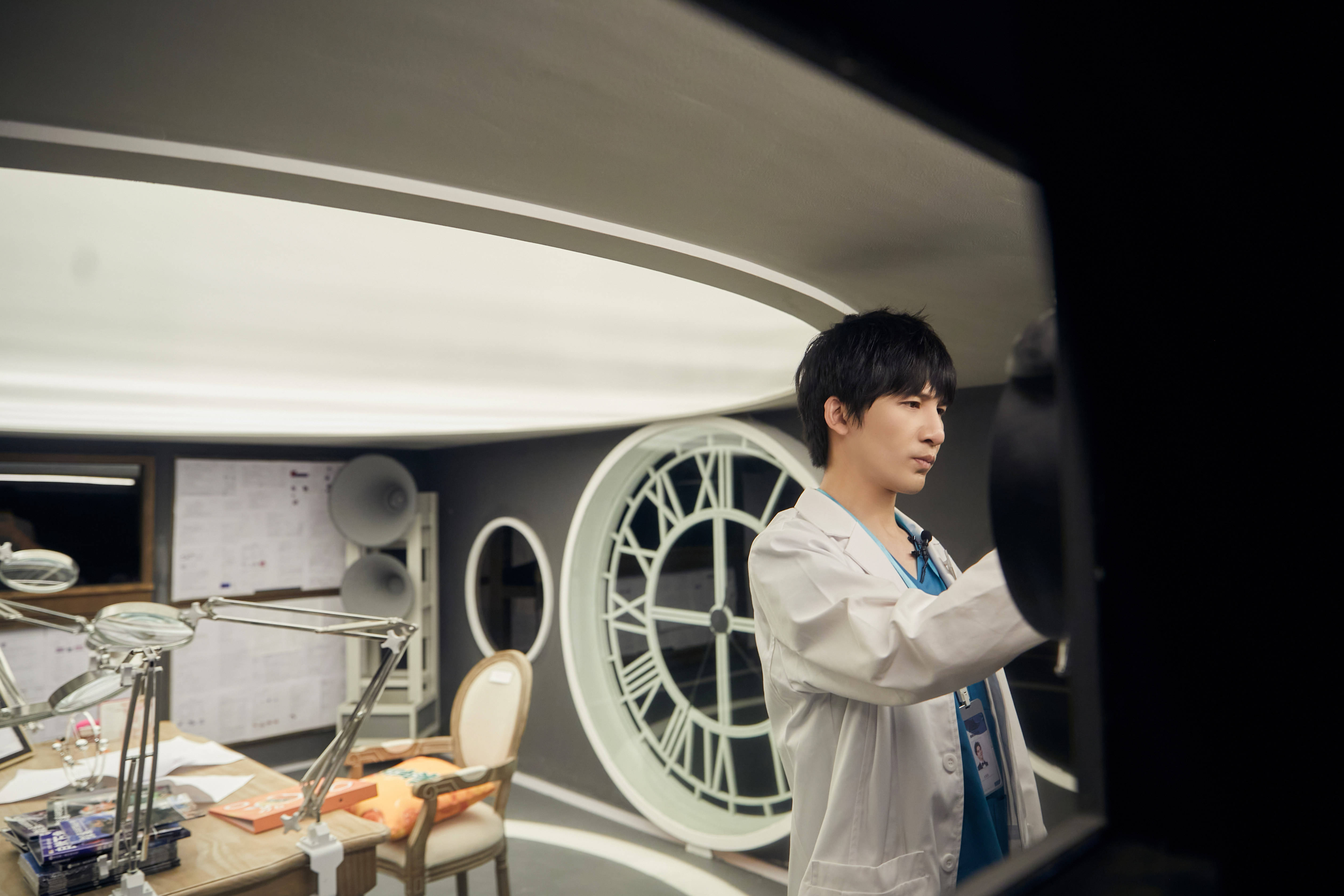 密逃2郭麒麟大脑开挂带飞全员杨幂大张伟狂发彩虹屁