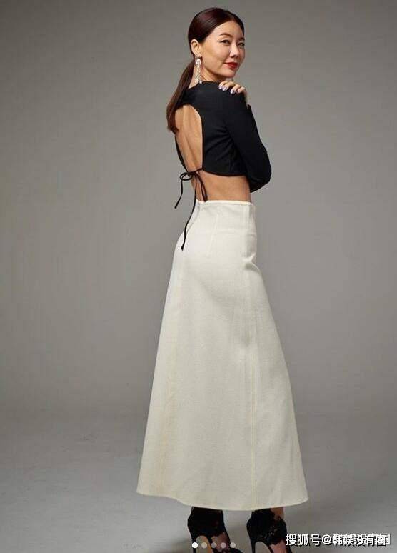 安善英晒"画报拍摄花絮":更喜欢 168cm/55kg 的自己