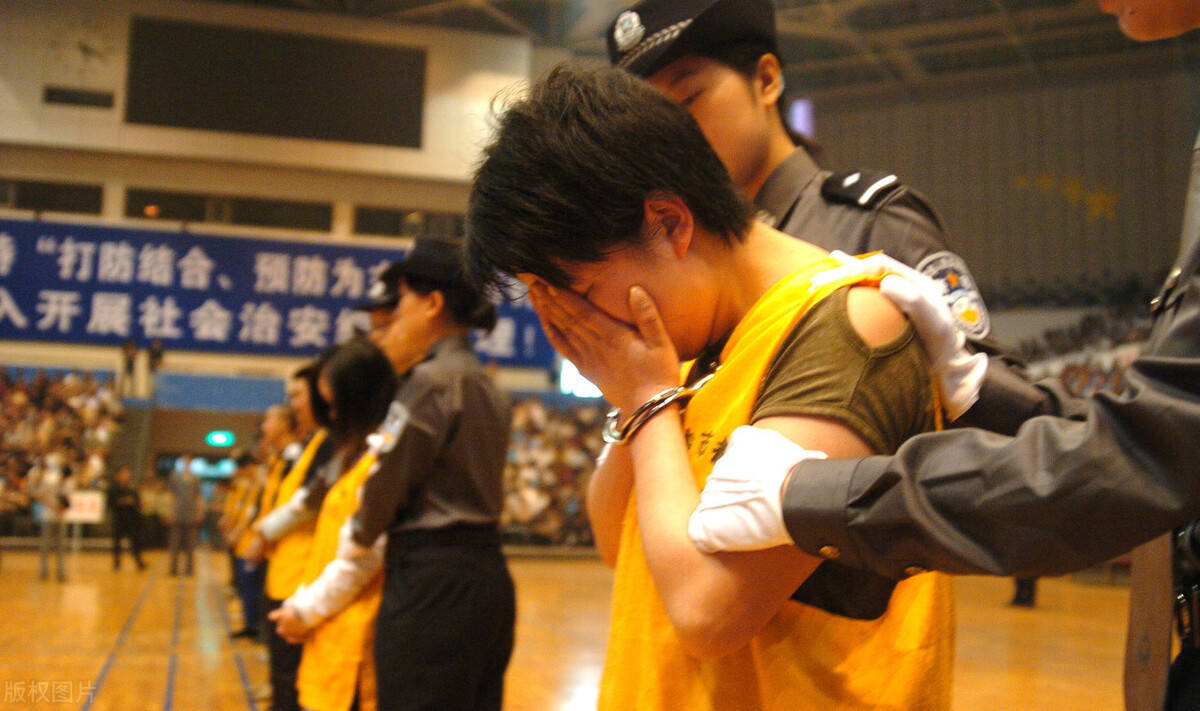 女犯怀孕不执行死刑?那流产了,生完了,还接着死不?_手机搜狐网