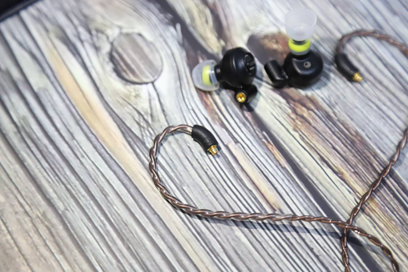 声而不凡达音科dk3001pro入耳式五单元圈铁耳机开箱评测