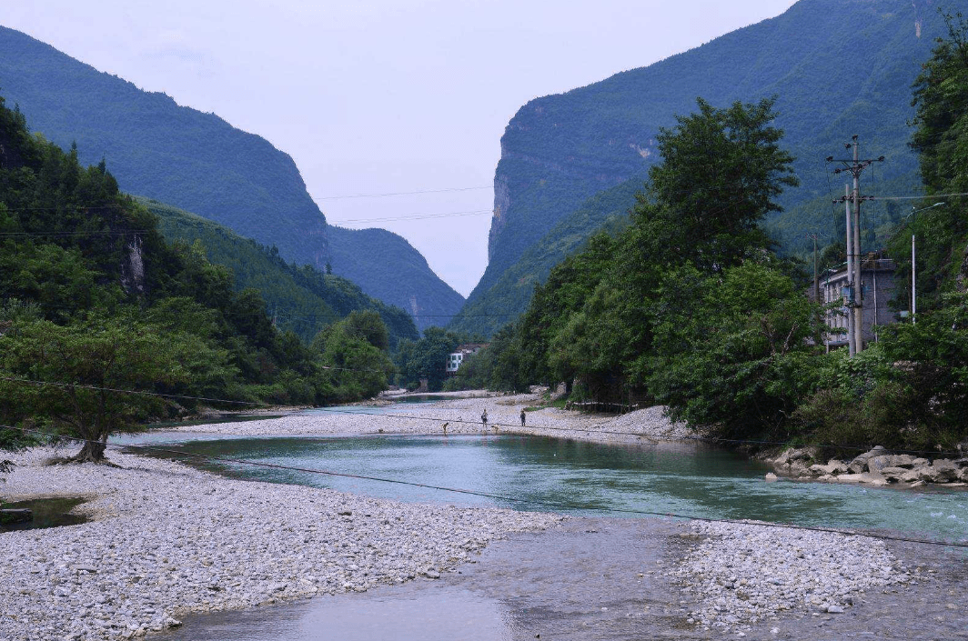 巴萬高速公路建設加快,促進秦巴山區旅遊升級