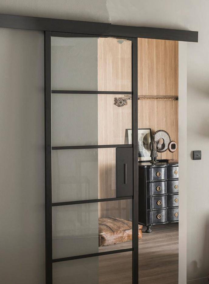 他家推拉门好特别,随手一拉一分为二劈成两半,这装法太少见了!