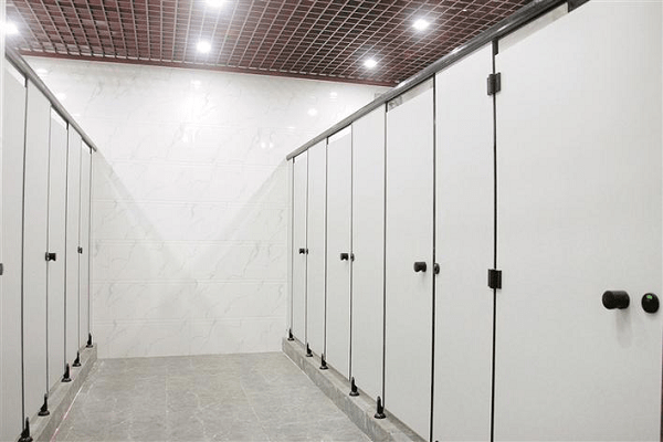 还真不知道公共厕所的门原来也是有这么多讲究